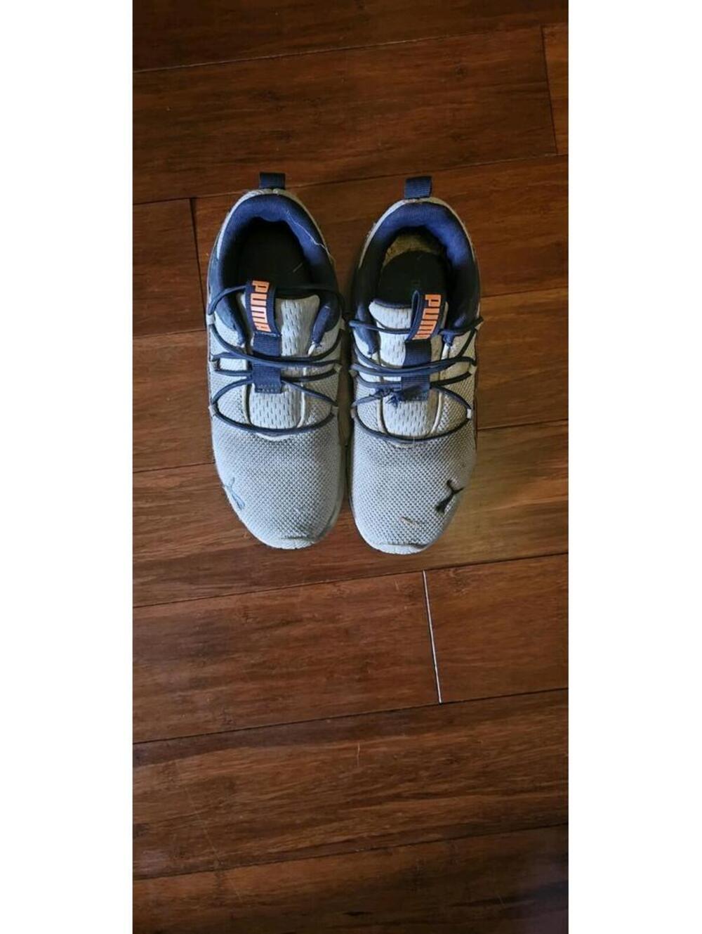 Puma Boys Size 2 Slip On Sneakers
